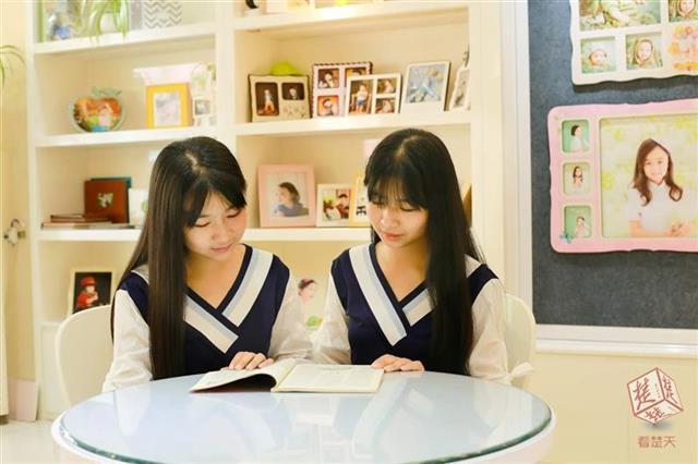 牛！双胞胎姐妹闯过自主招生三关，同被武大成人导航
录取